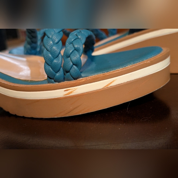 Journee Collection Blue Braided Strap Sandals. Size 7.5. - Picture 8 of 8